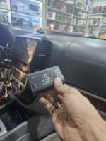 عکس چهارم محصول ردیاب وی‌فایندر مدل W200